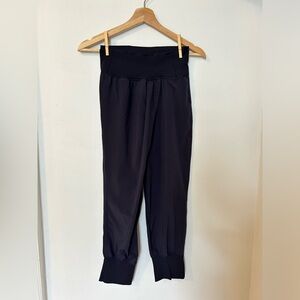 Lululemon Dance To Yoga Cropped Pant - Navy (Size 4)